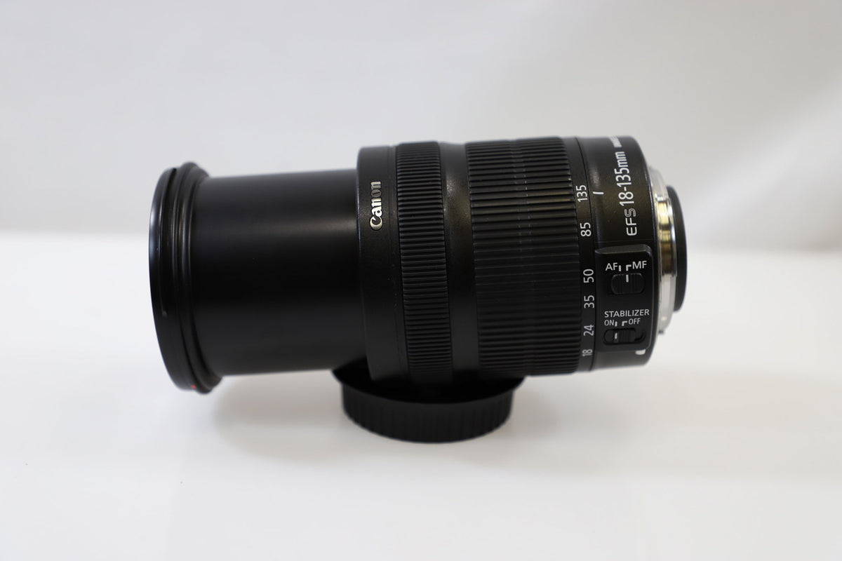 Canon EF-S 18-135mm f/3.5-5.6 IS Standard Zoom Lens - EF-S Mount Lens/APS-C Format