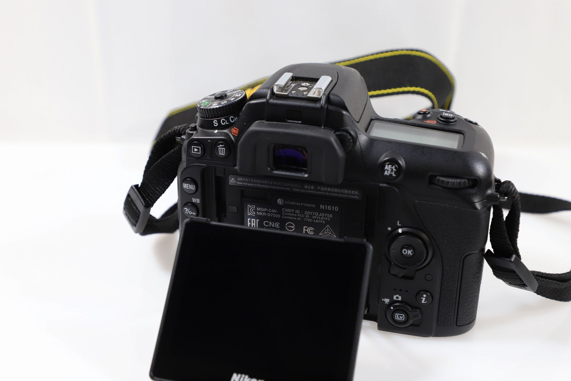 Appareil photo reflex numérique Nikon D7500 20,9 MP - Boîtier