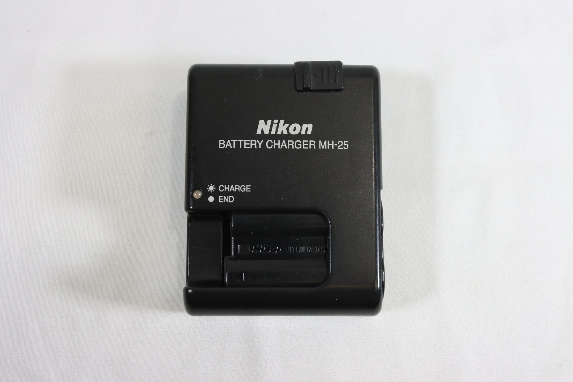 Nikon MH-25 Quick Charger - EN-EL15 Li-ion Battery