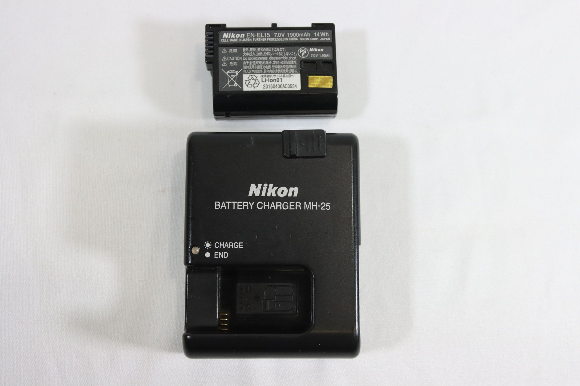 Nikon MH-25 Quick Charger - EN-EL15 Li-ion Battery