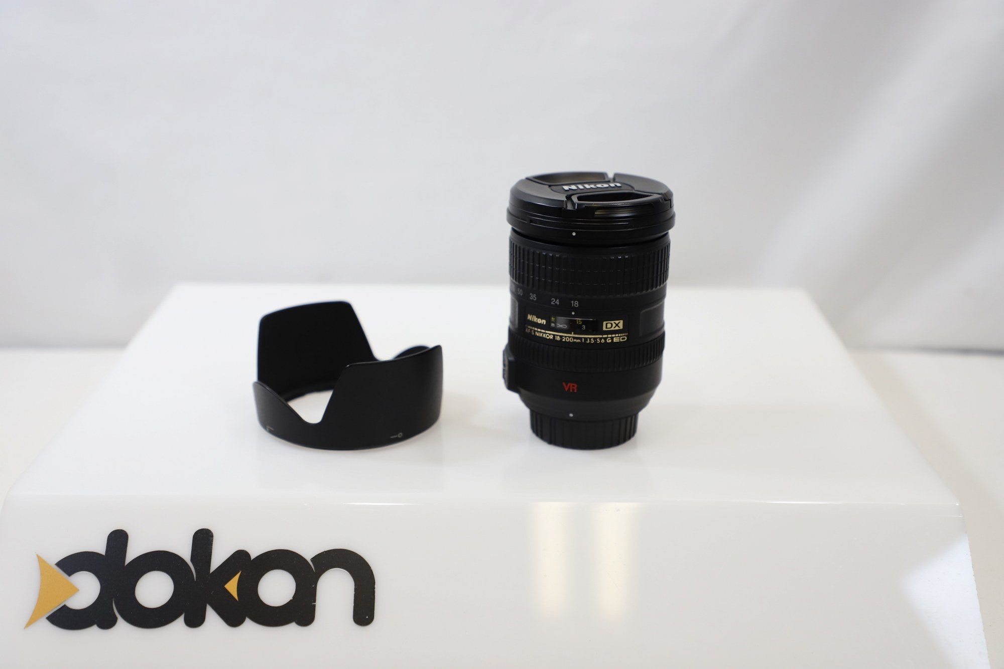 Nikon AF-S Nikkor DX VR 18-200mm f3.5-5.6 G ED Lens - F-Mount Lens/DX Format