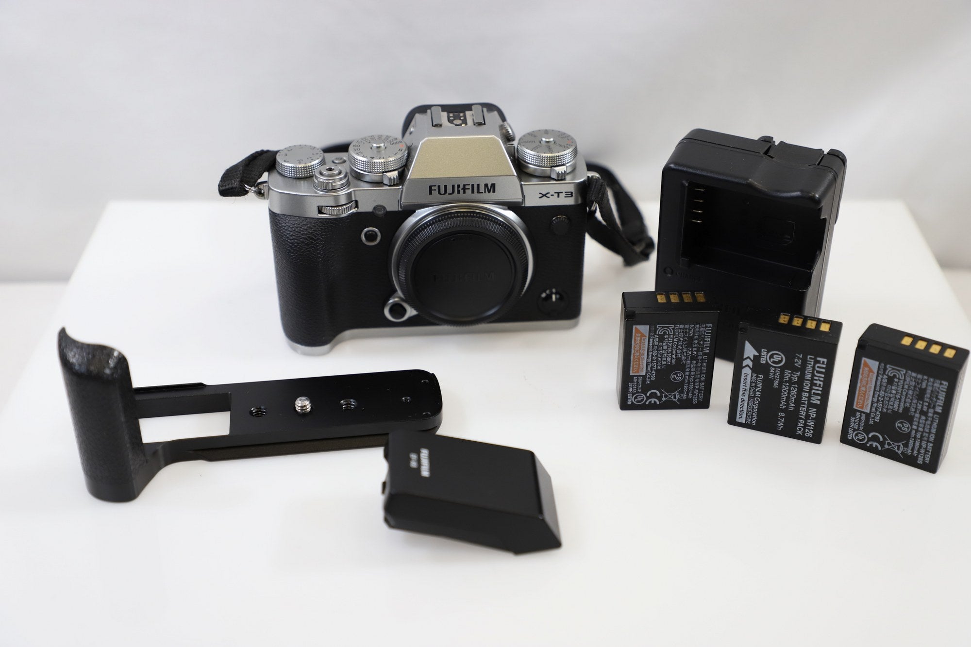 FUJIFILM X-T3 Mirrorless Camera - Body