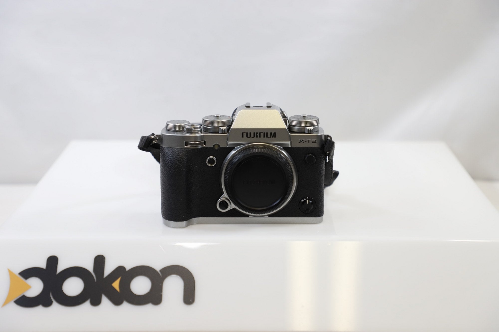 FUJIFILM X-T3 Mirrorless Camera - Body