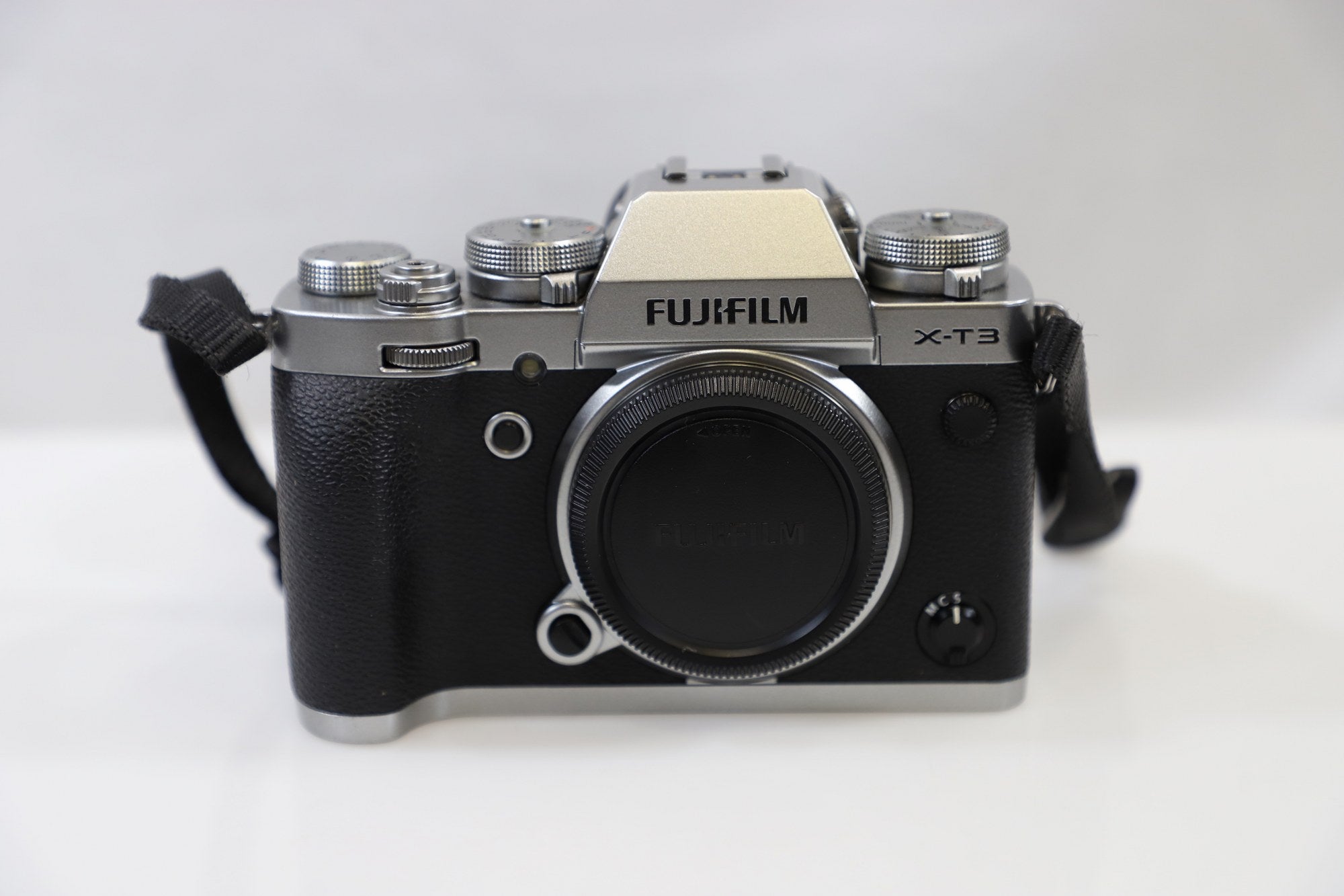 FUJIFILM X-T3 Mirrorless Camera - Body