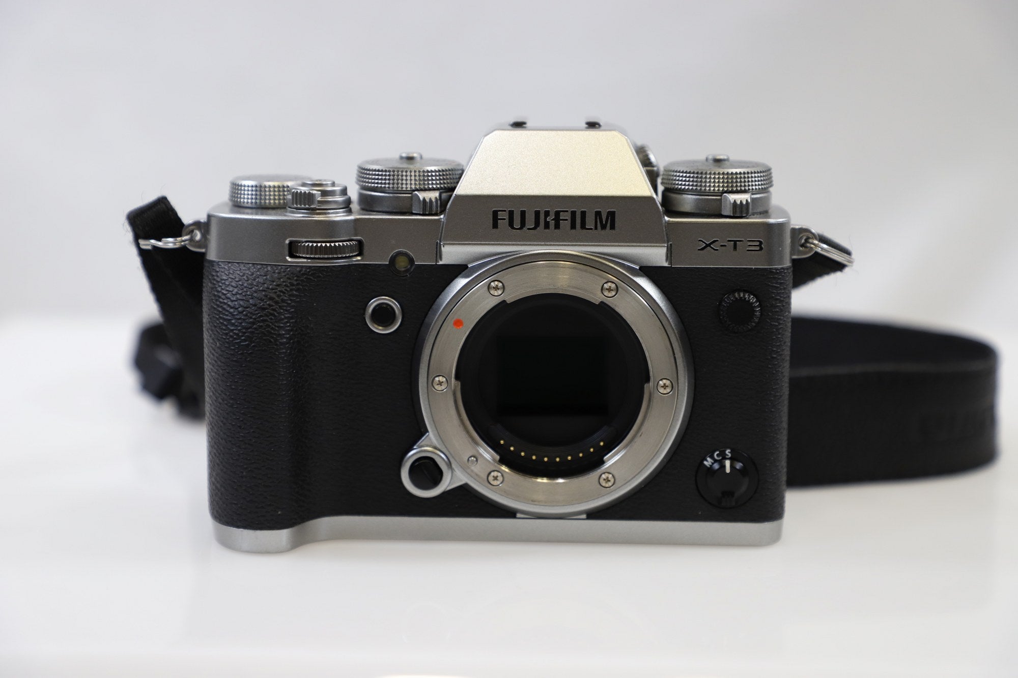 FUJIFILM X-T3 Mirrorless Camera - Body