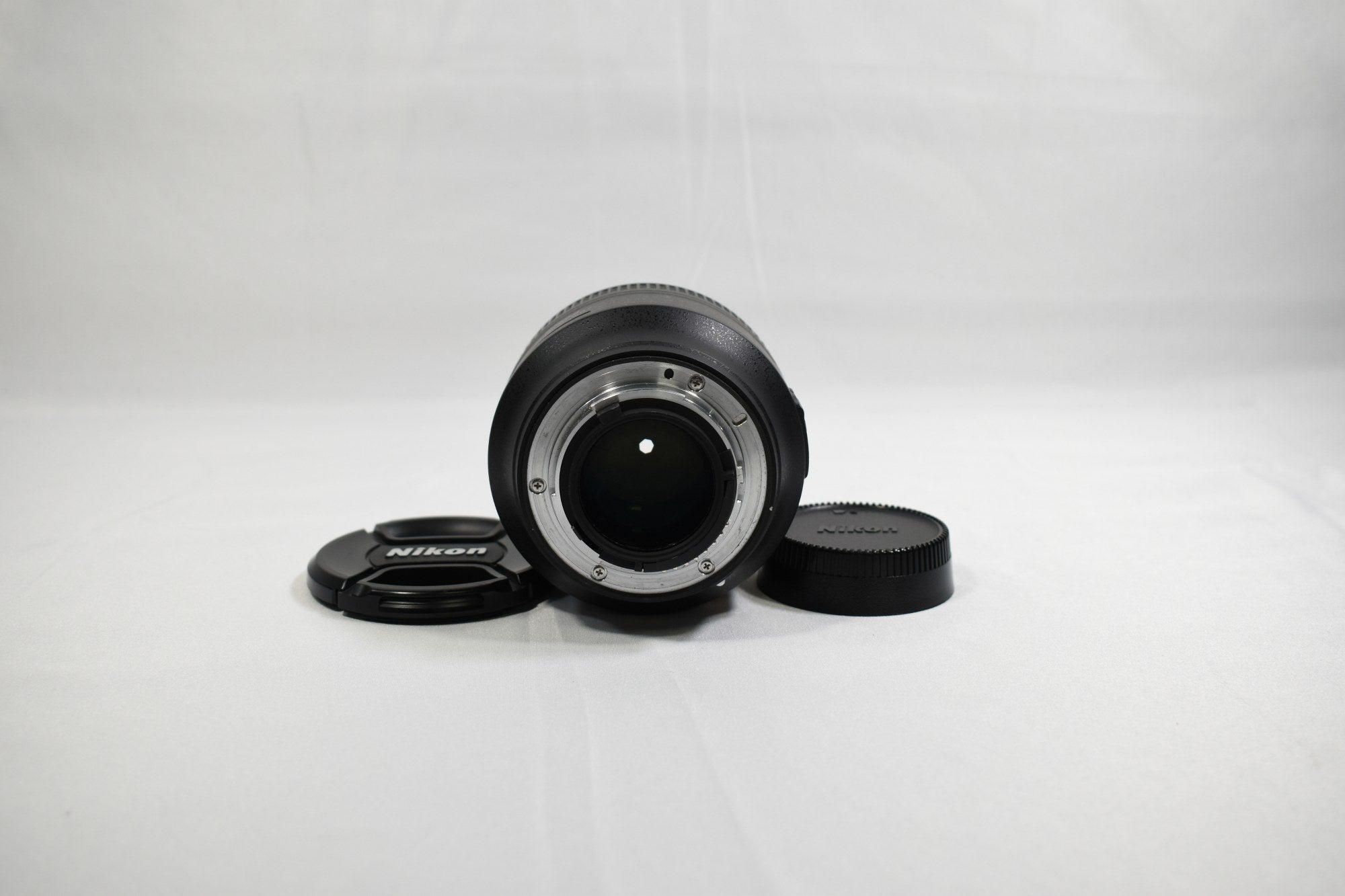 Nikon AF-S NIKKOR 85mm f/1.8G Lens - F-Mount Lens/FX Format