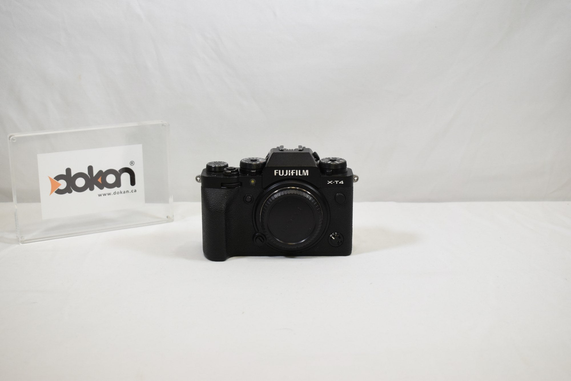 Fuji X-T4 Mirrorless Camera - Body