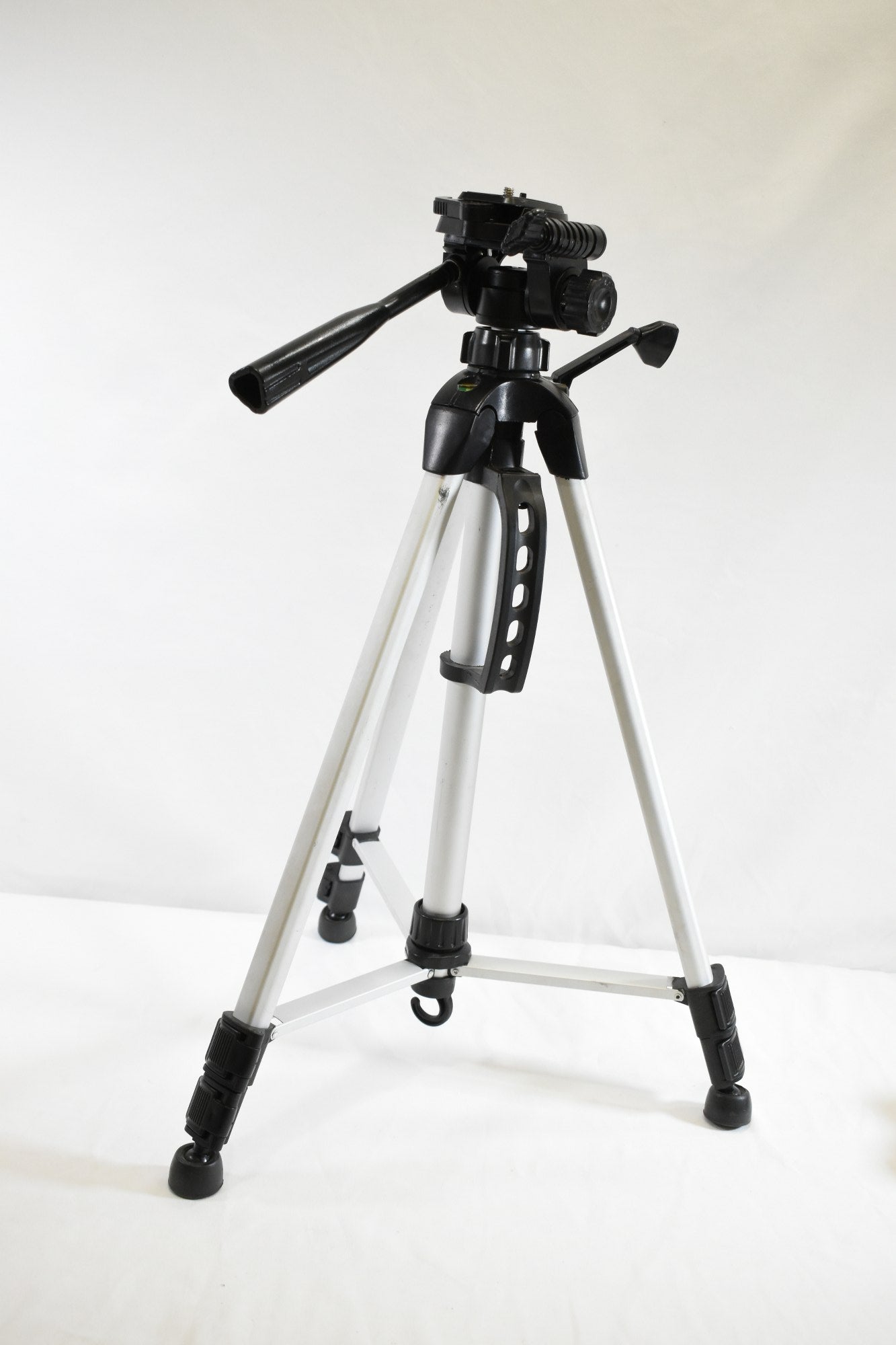 Soligor T145 Camera Tripod