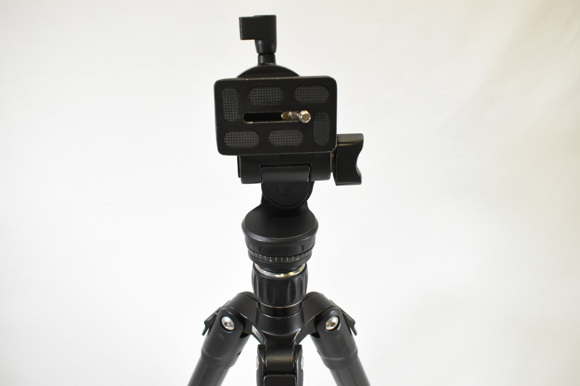 Platinum PT- TPM665-C Camera Tripod