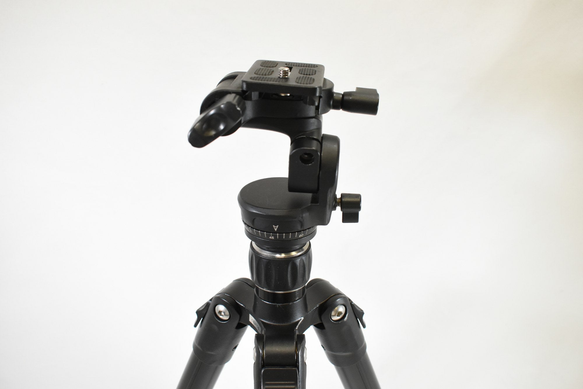 Platinum PT- TPM665-C Camera Tripod