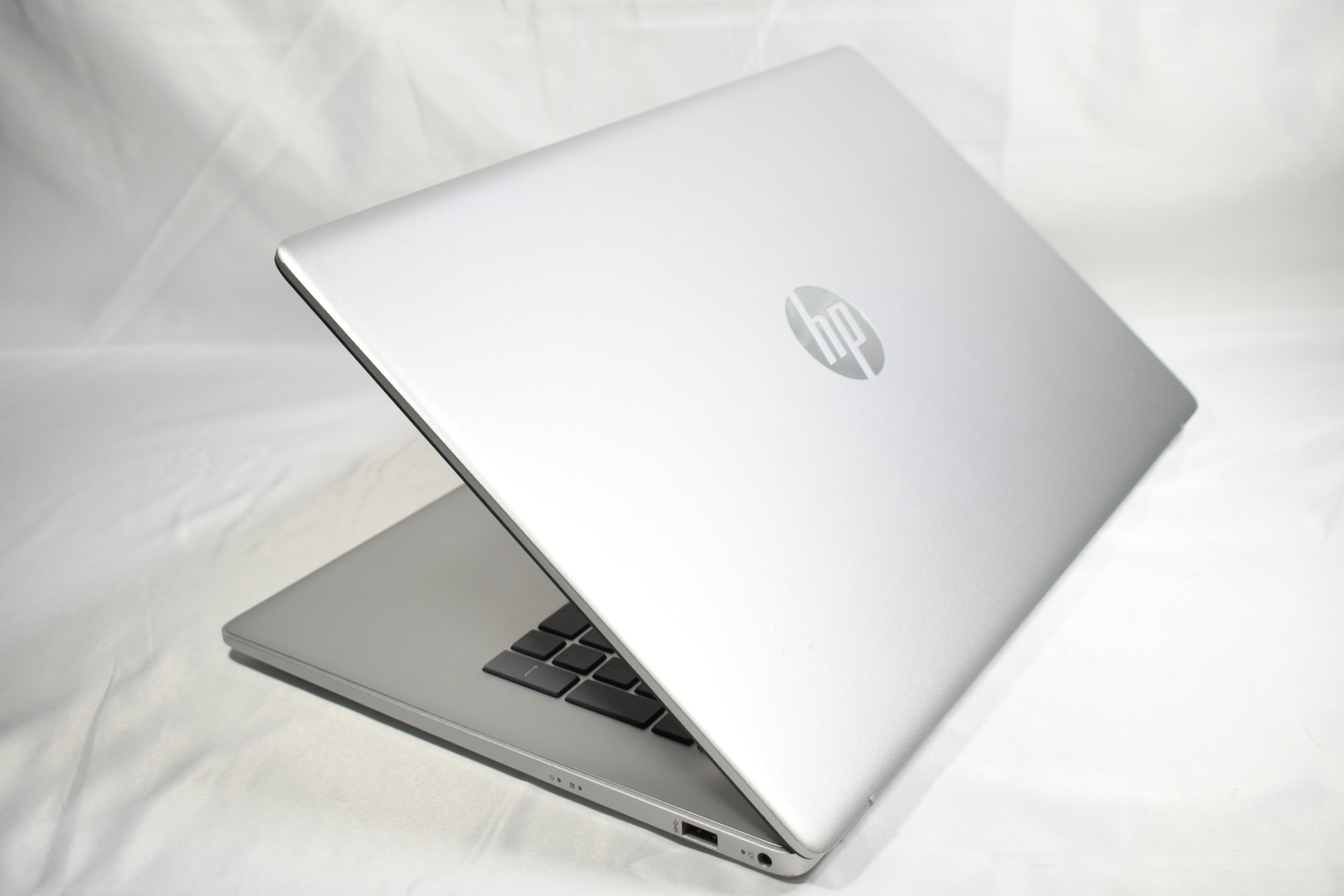 HP 17" - Intel i5 1335U 16GB 1TB - Laptop