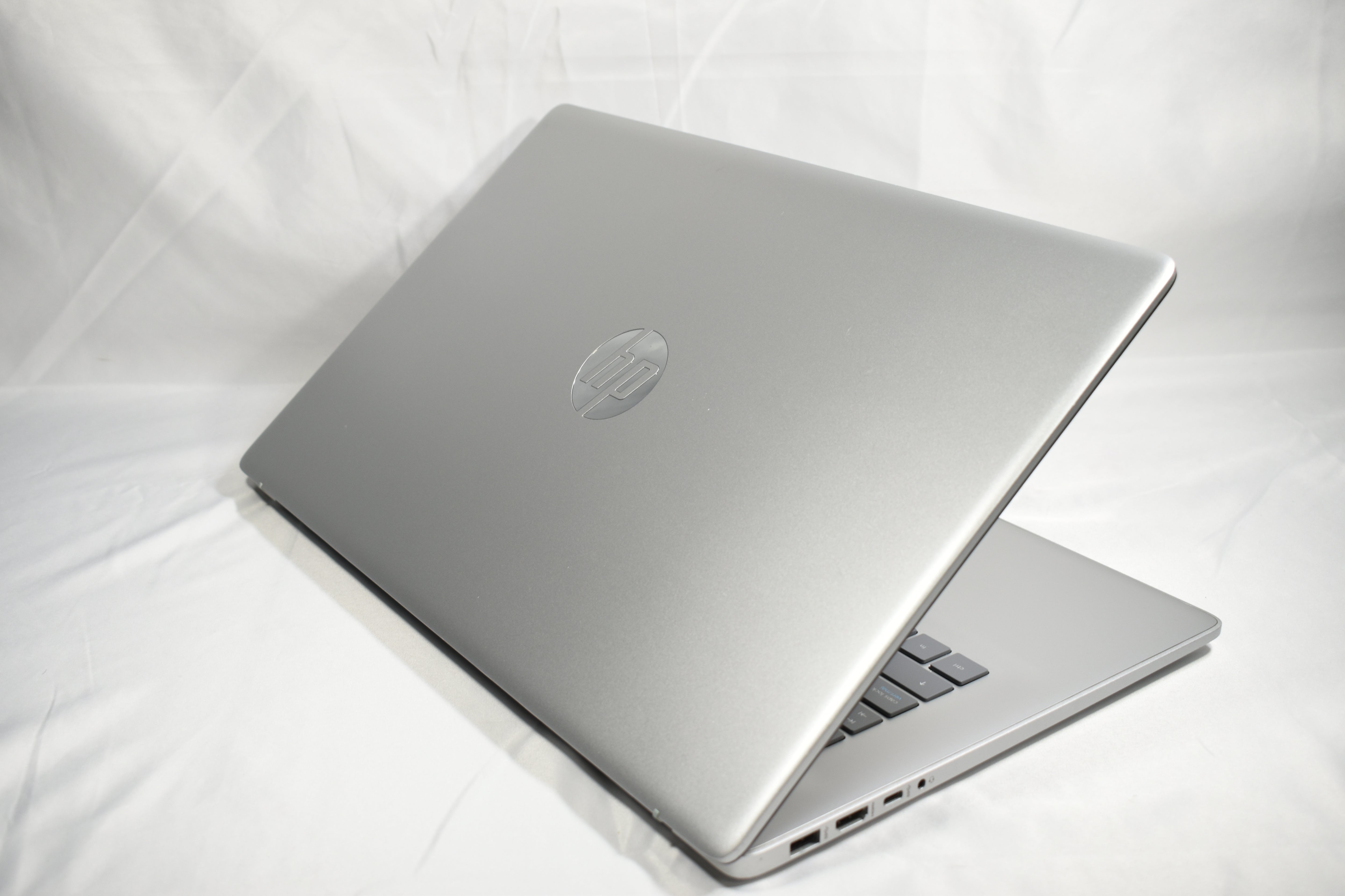 HP 17" - Intel i5 1335U 16GB 1TB - Laptop