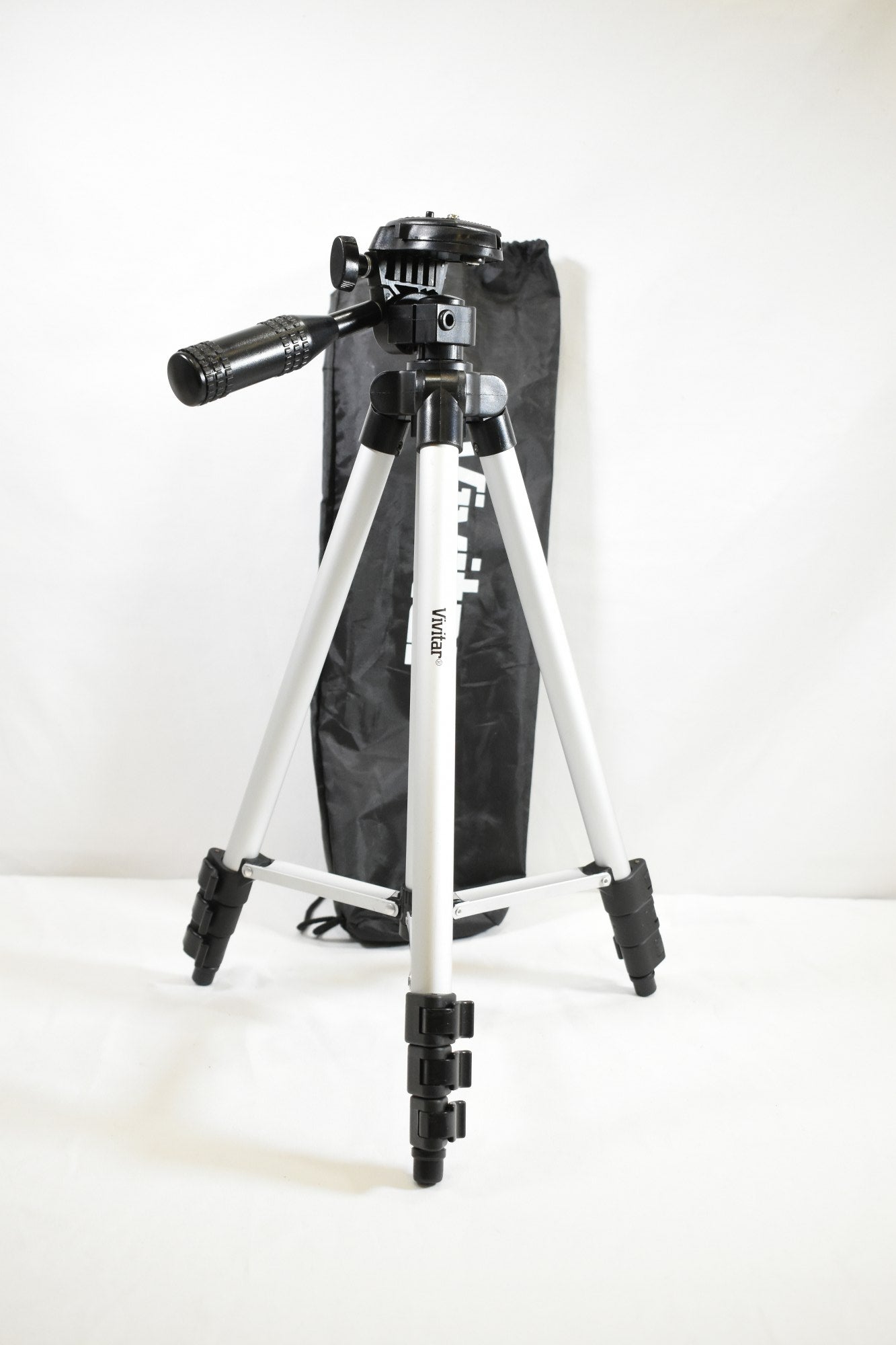 Vivitar VPT-1250 50-Inch Camera Tripod