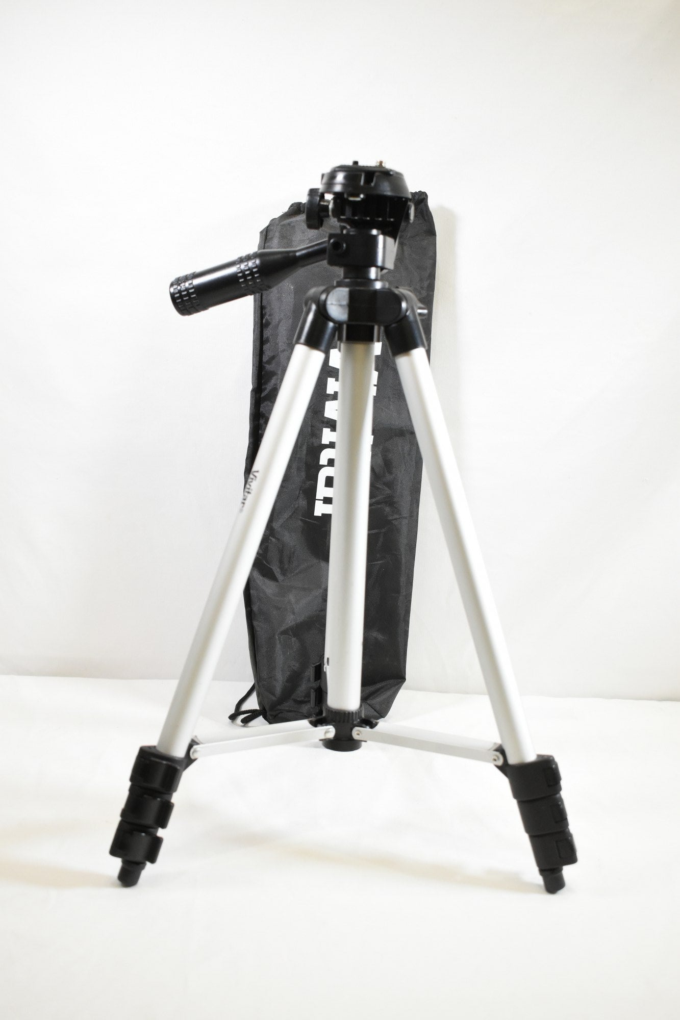 Vivitar VPT-1250 50-Inch Camera Tripod