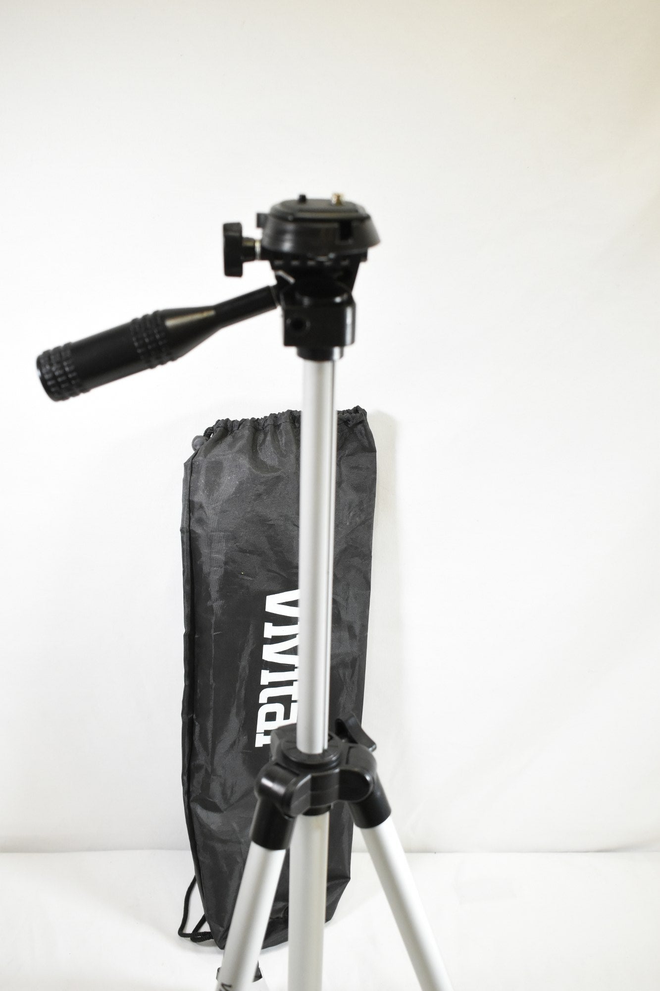 Vivitar VPT-1250 50-Inch Camera Tripod