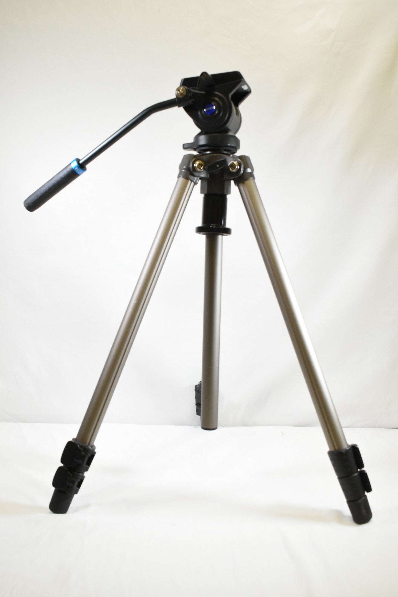 Shepra 200R Camera Tripod