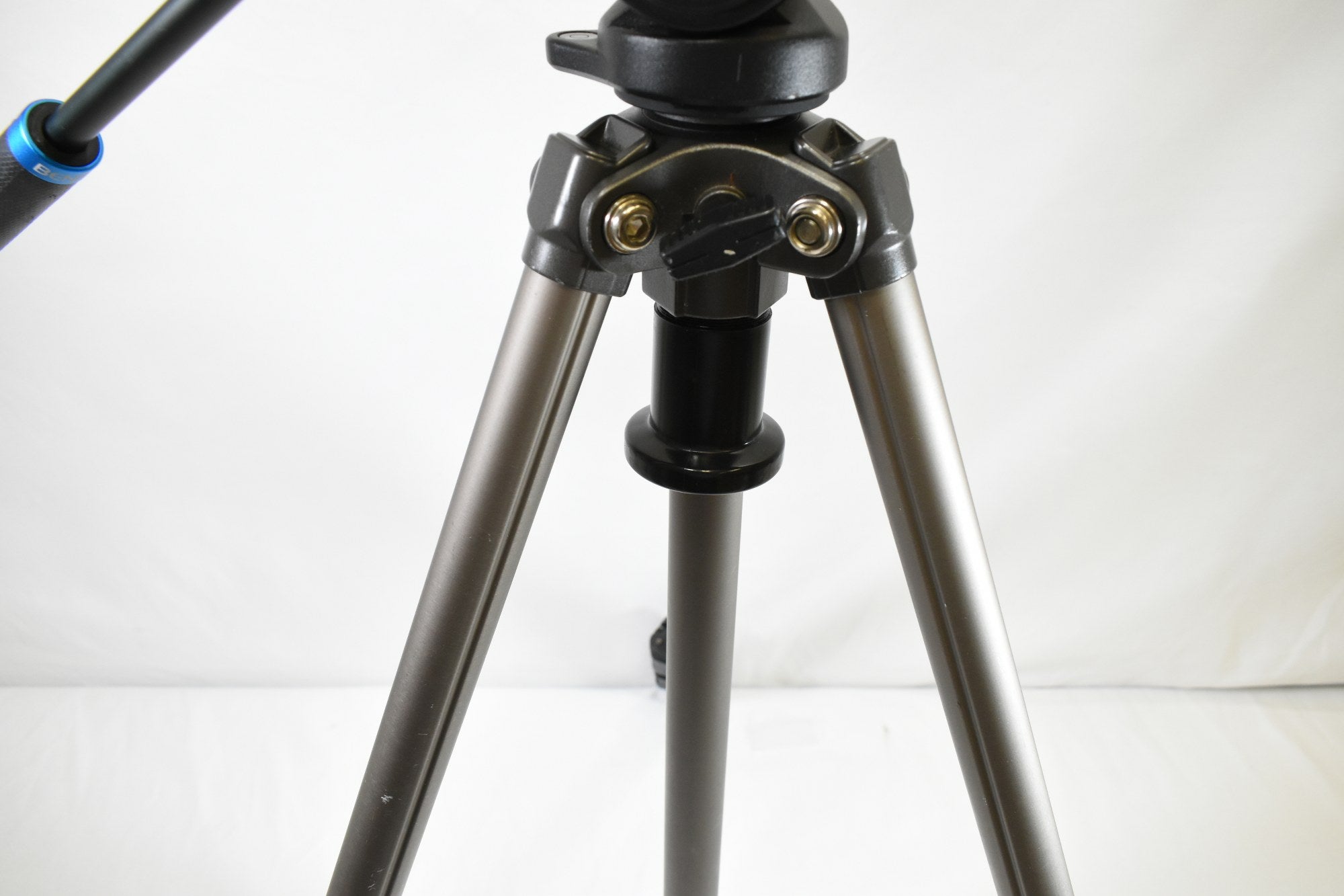 Shepra 200R Camera Tripod