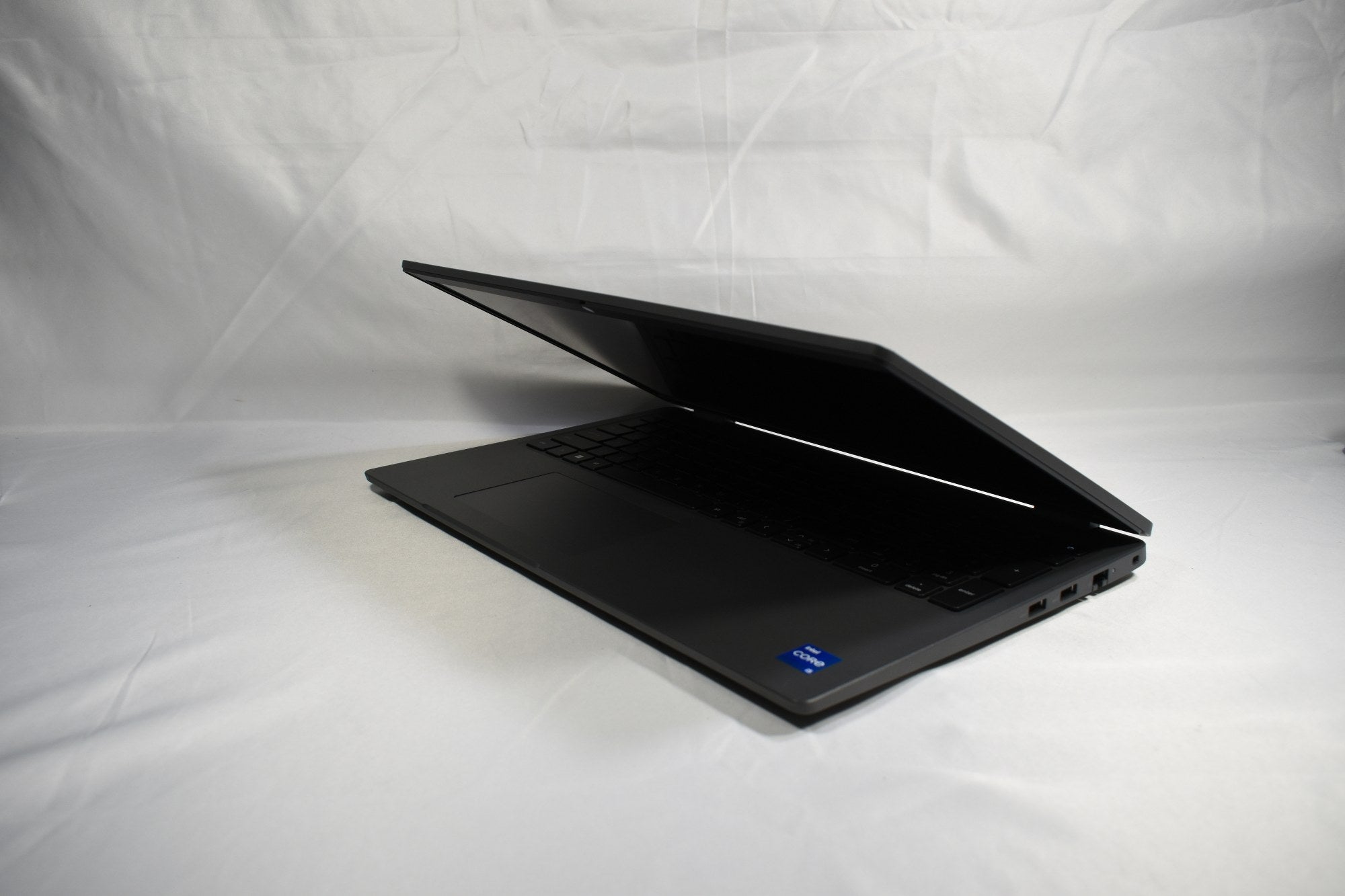 Dell Latitude 3540 15" - Intel i5 1335U 16GB 256GB - Portátil