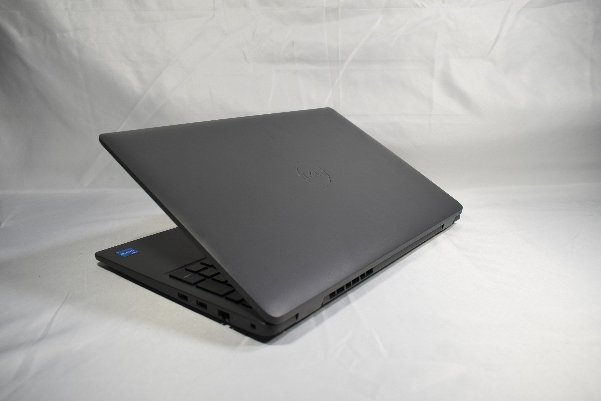 Dell Latitude 3540 15" - Intel i5 1335U 16GB 256GB - Portátil