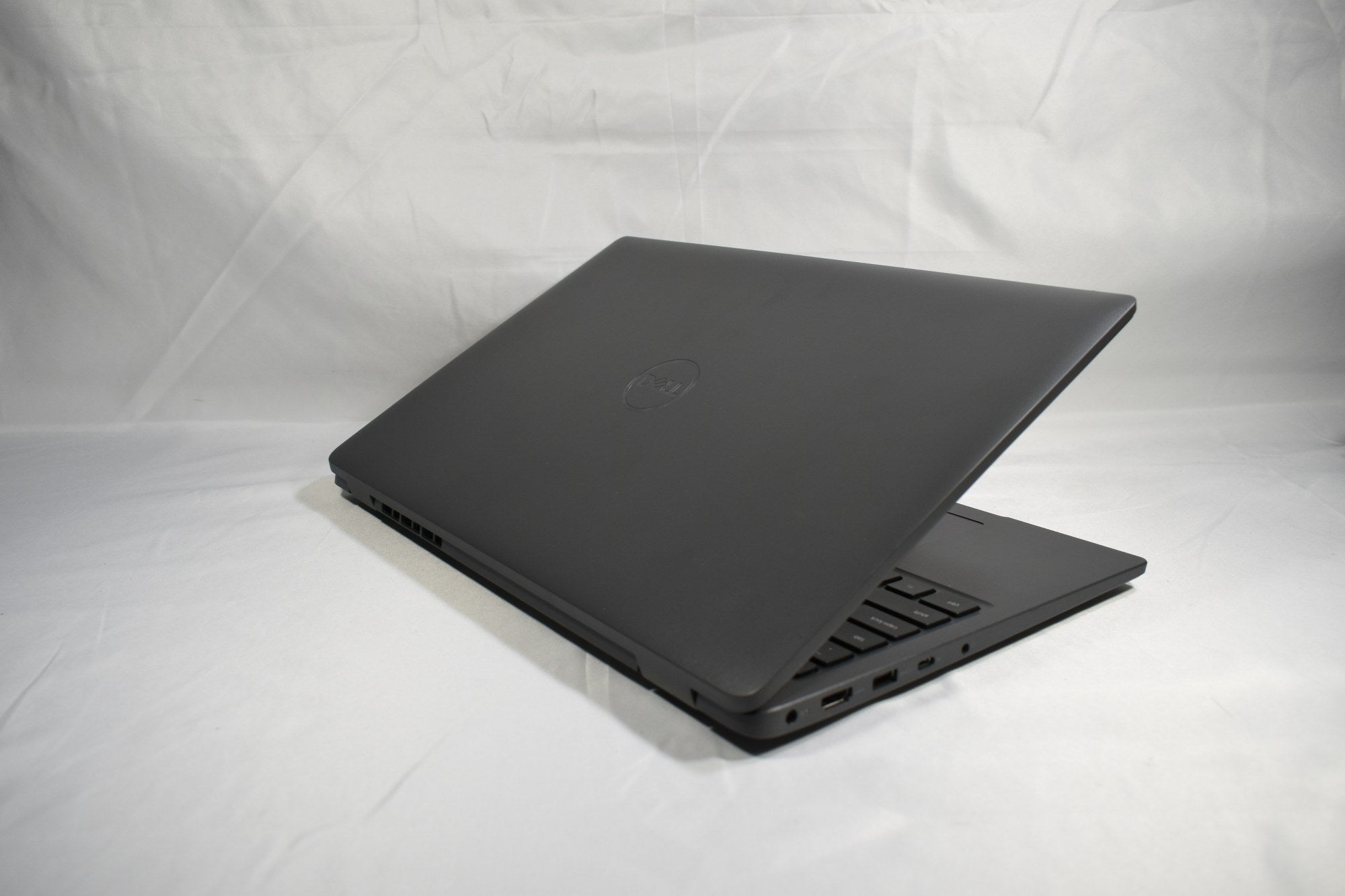 Dell Latitude 3540 15" - Intel i5 1335U 16GB 256GB - Portátil