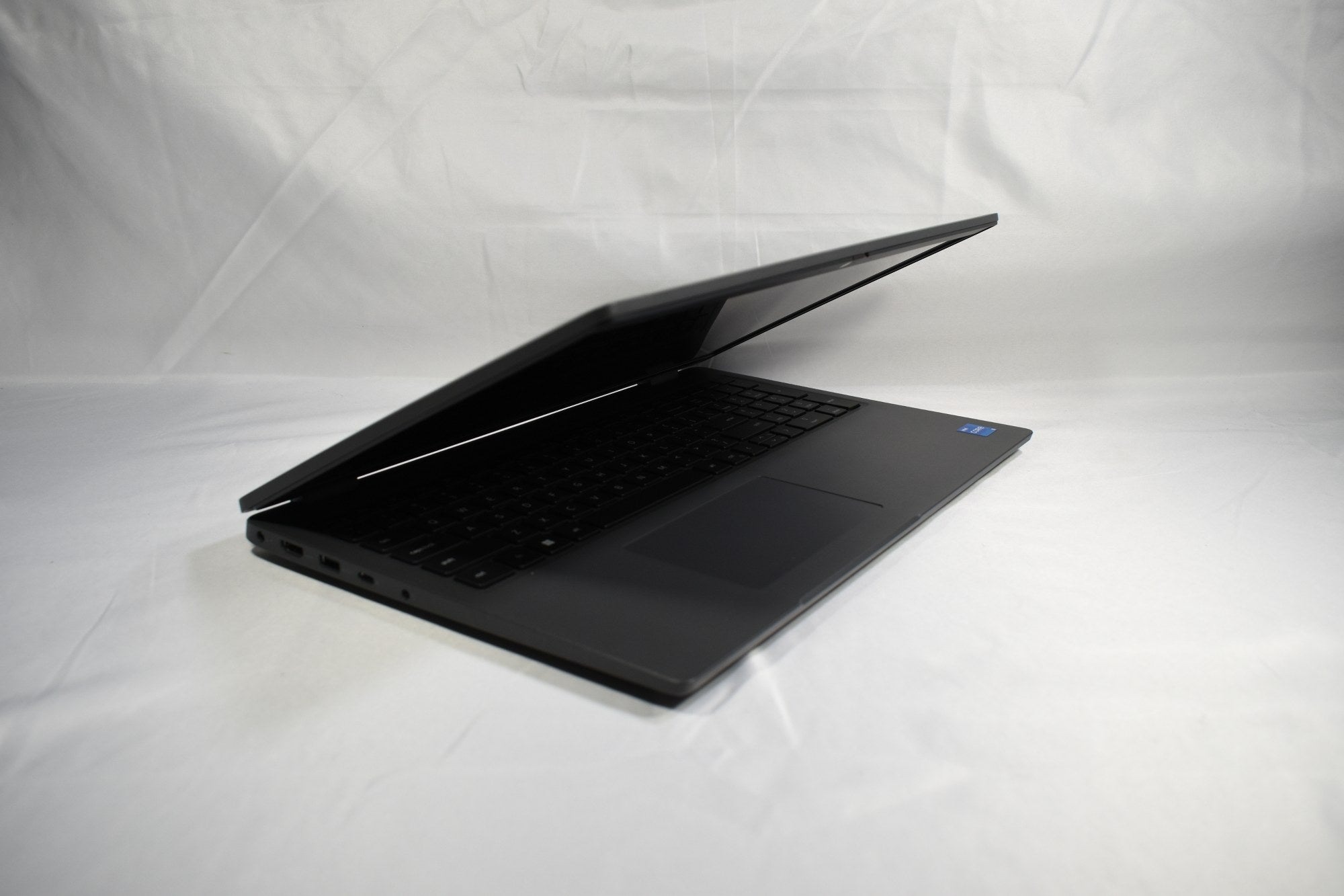 Dell Latitude 3540 15" - Intel i5 1335U 16GB 256GB - Portátil