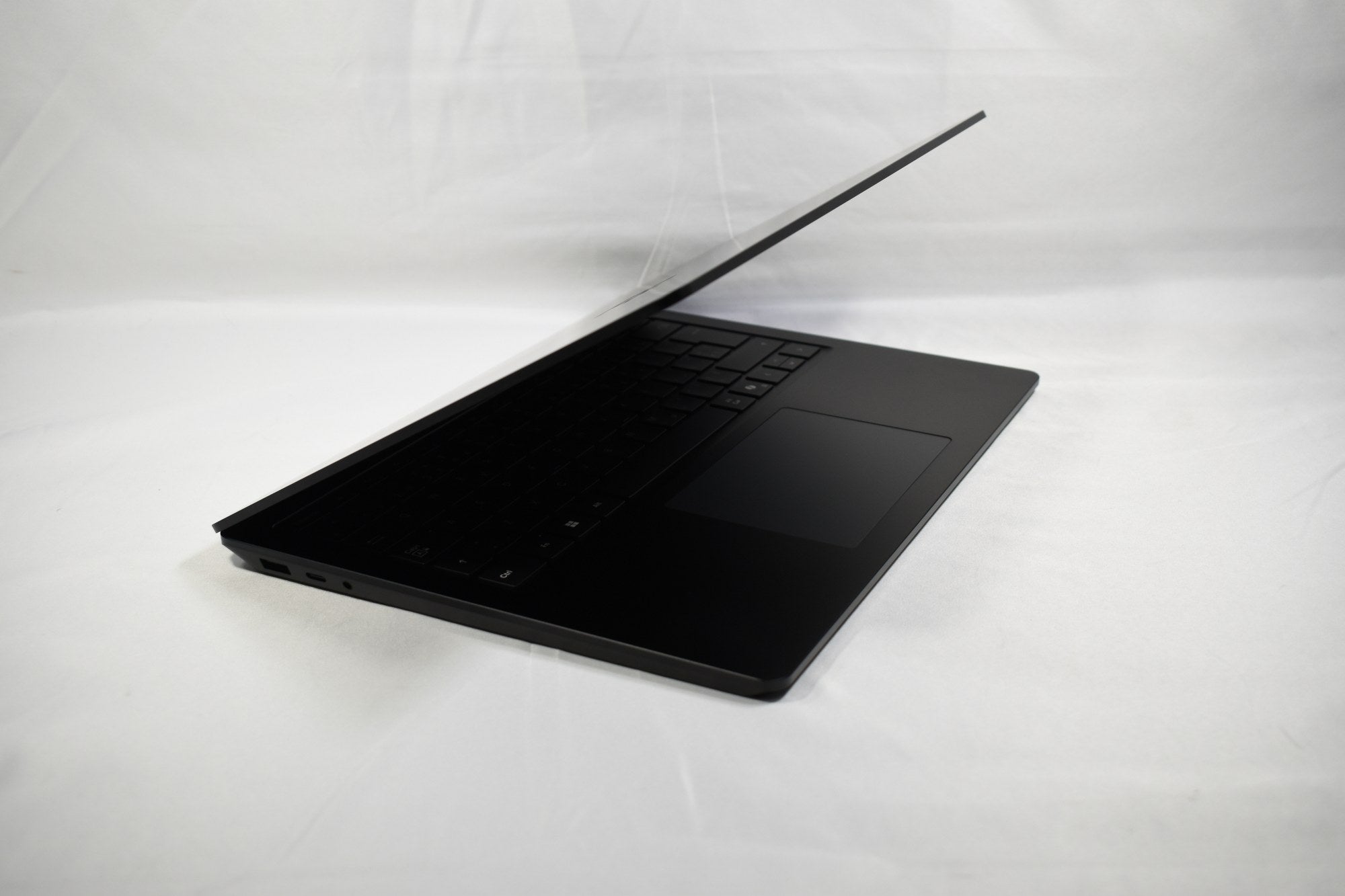 Laptop Surface 6 13" - Intel Ultra 7 165H 32GB 512GB - Laptop de Negocios