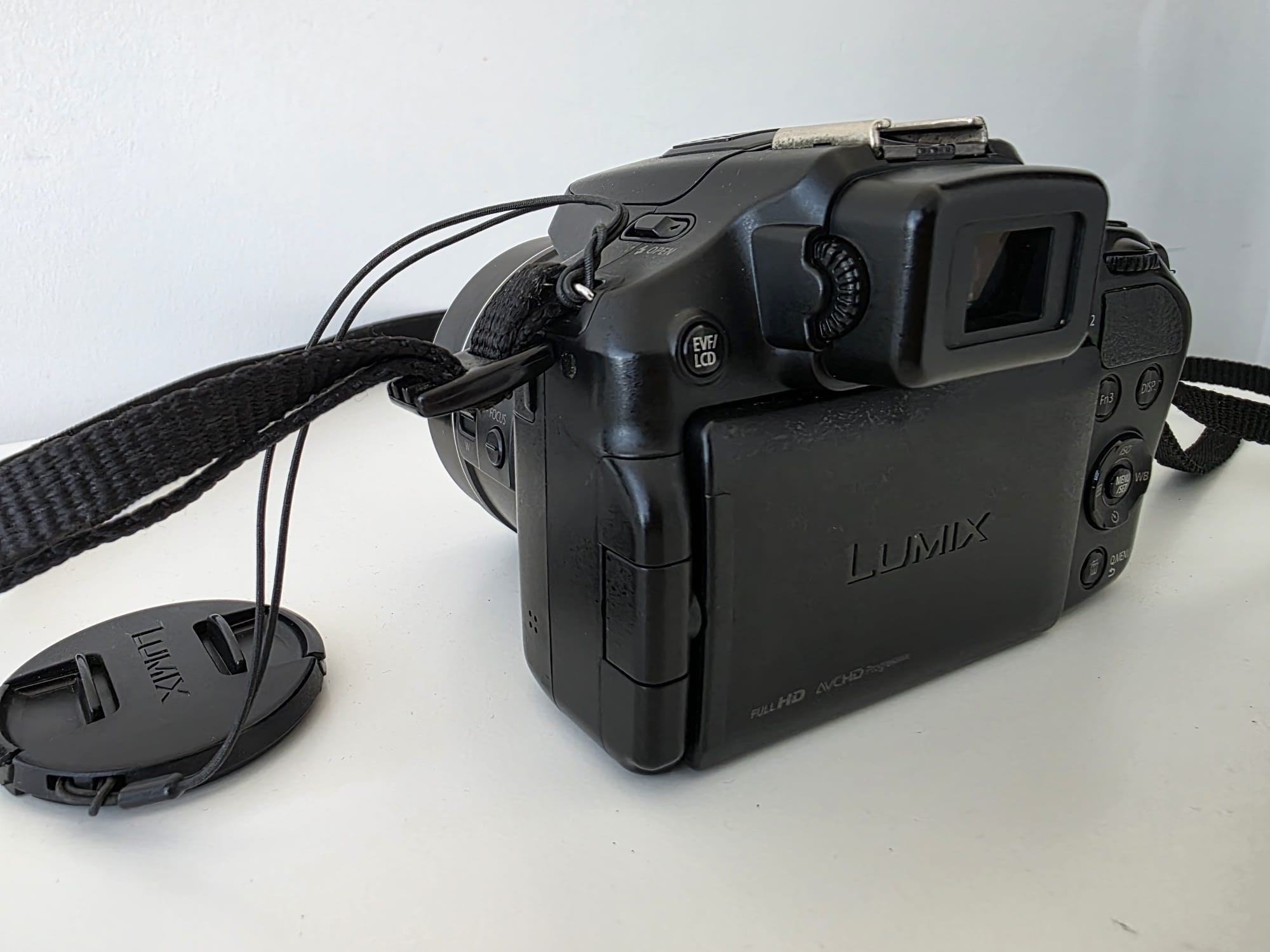 Panasonic Lumix DMC-FZ200 Digital Camera