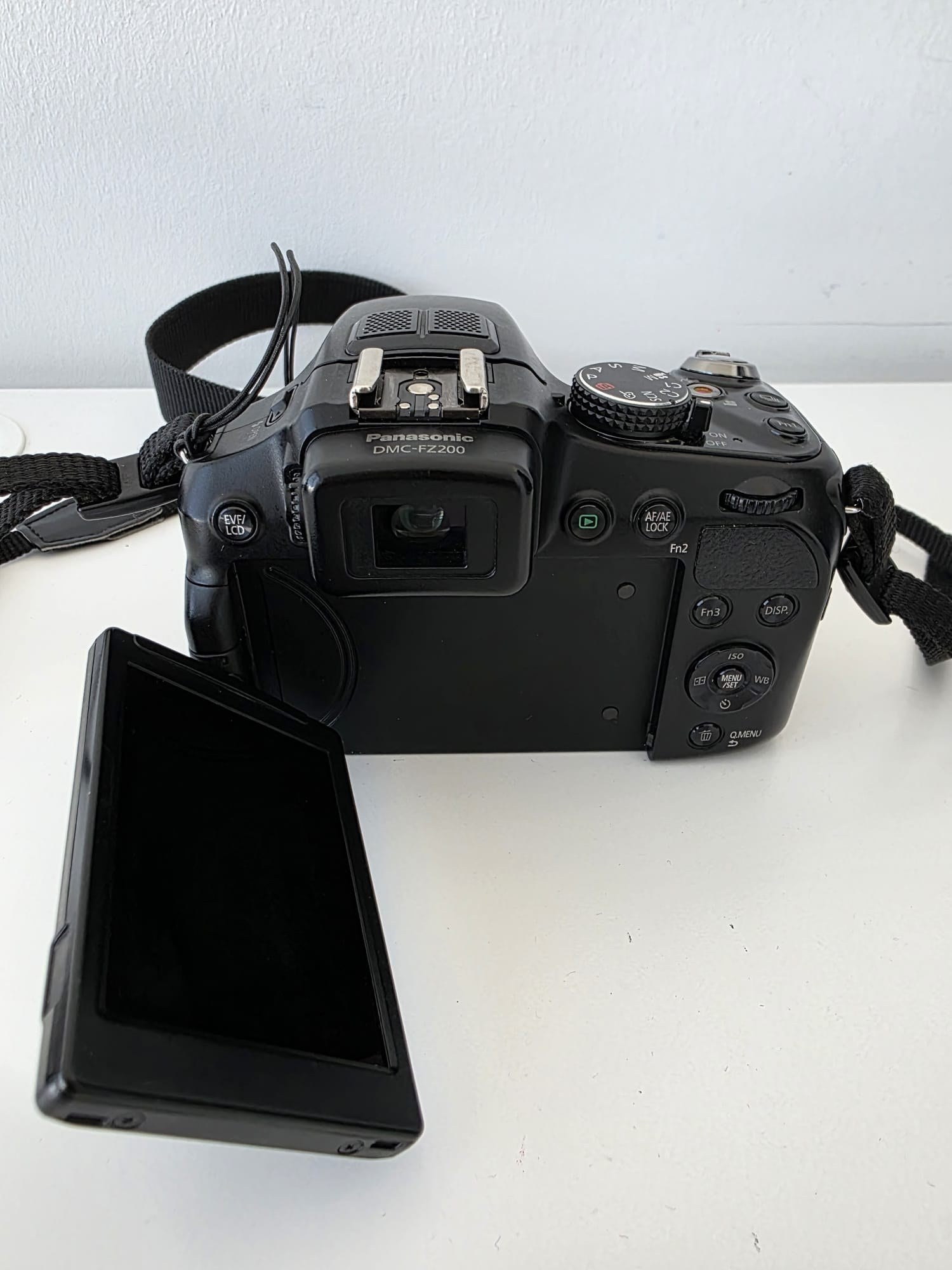 Panasonic Lumix DMC-FZ200 Digital Camera