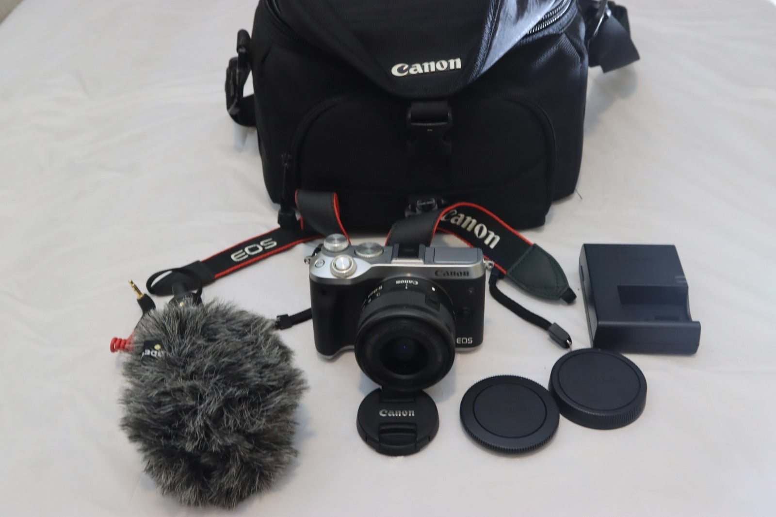 Canon EOS M6 Mirrorless Camera - EF-M 15-45mm f/3.5-6.3 IS STM Lens - DOKAN