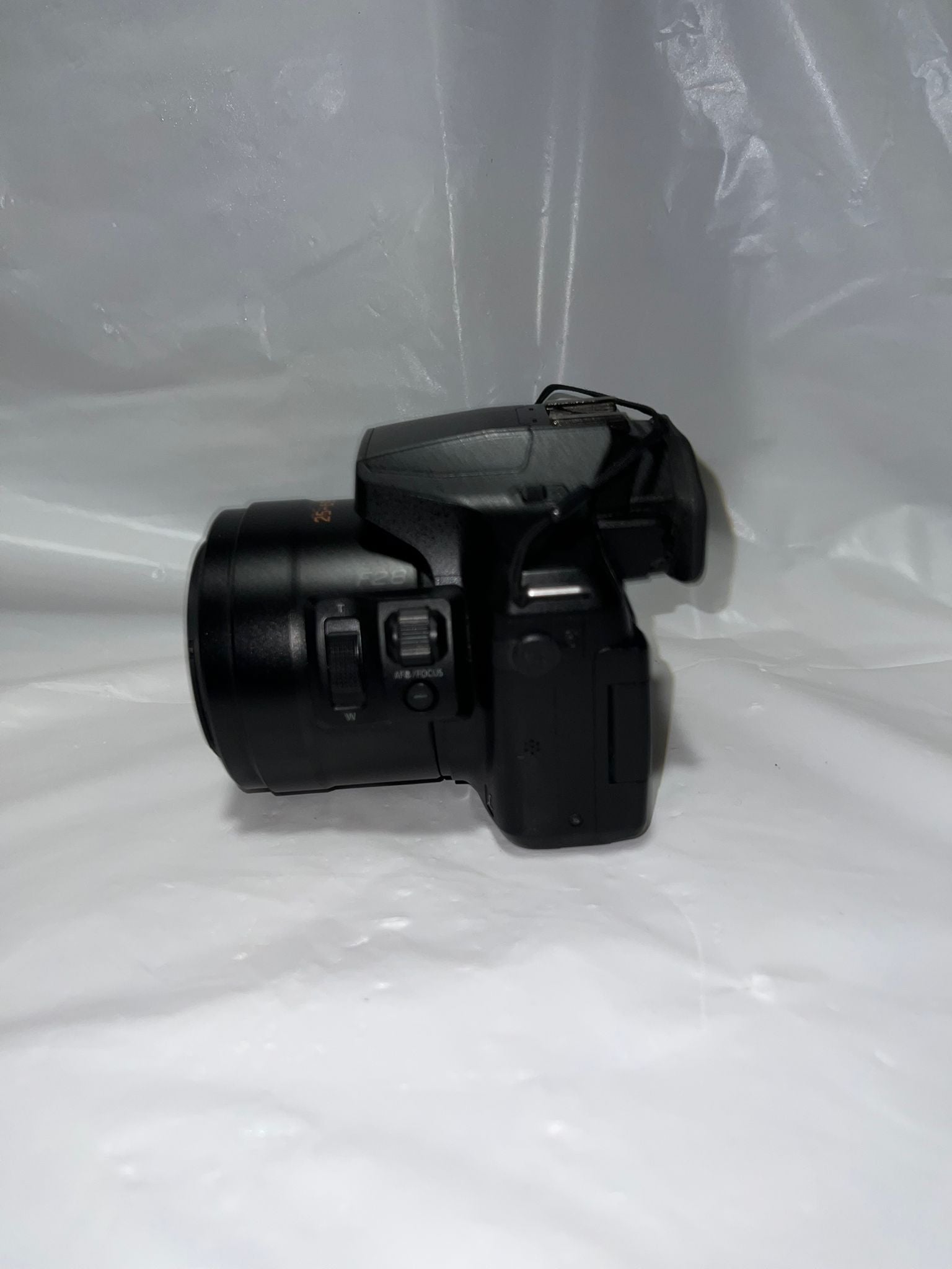 alt
Appareil photo Panasonic Lumix DMC-FZ300 4K Super Zoom - objectif zoom Leica 25-600 mm - DOKAN