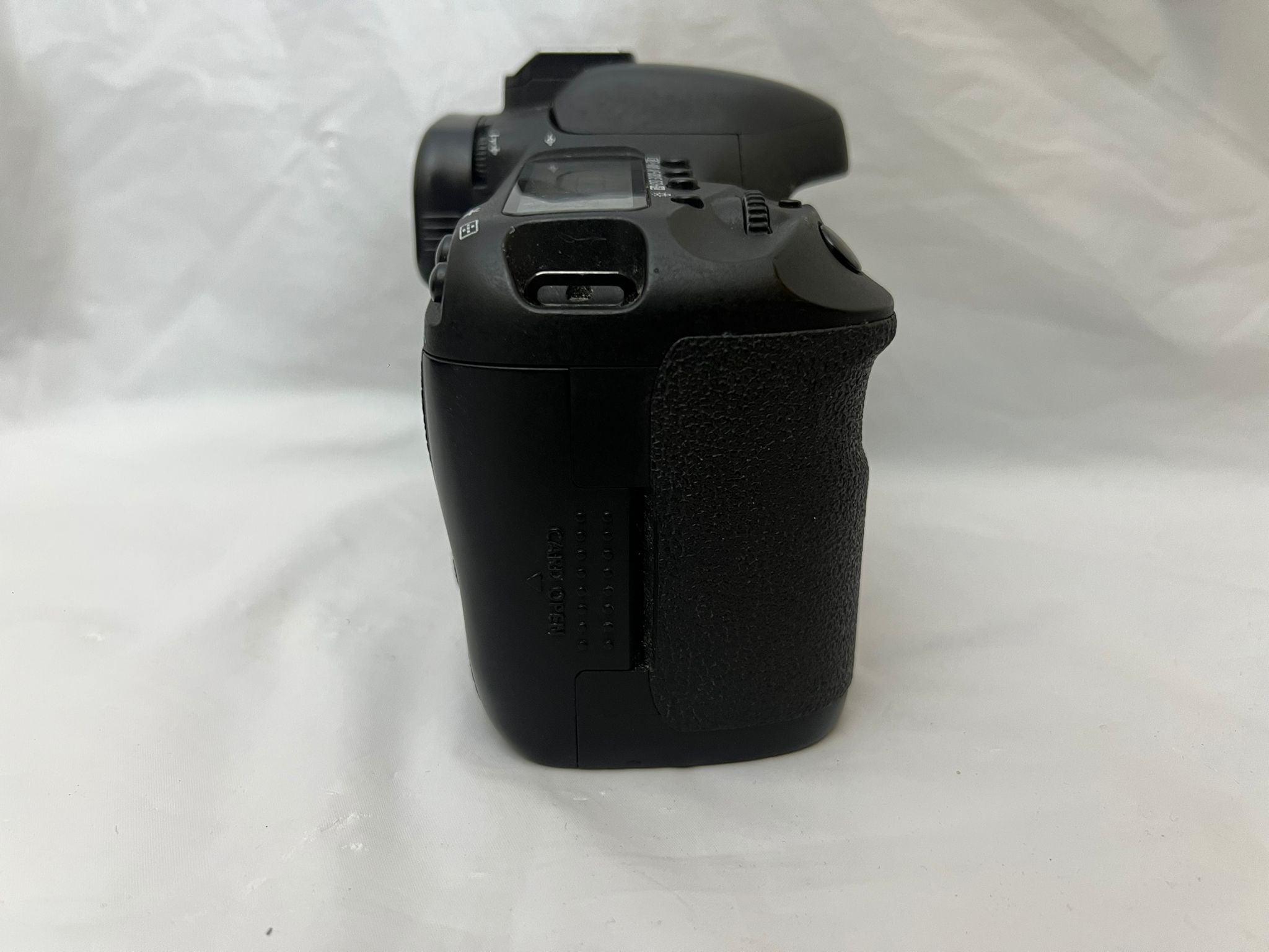 Canon EOS 7D 18MP CMOS DSLR Camera - Body