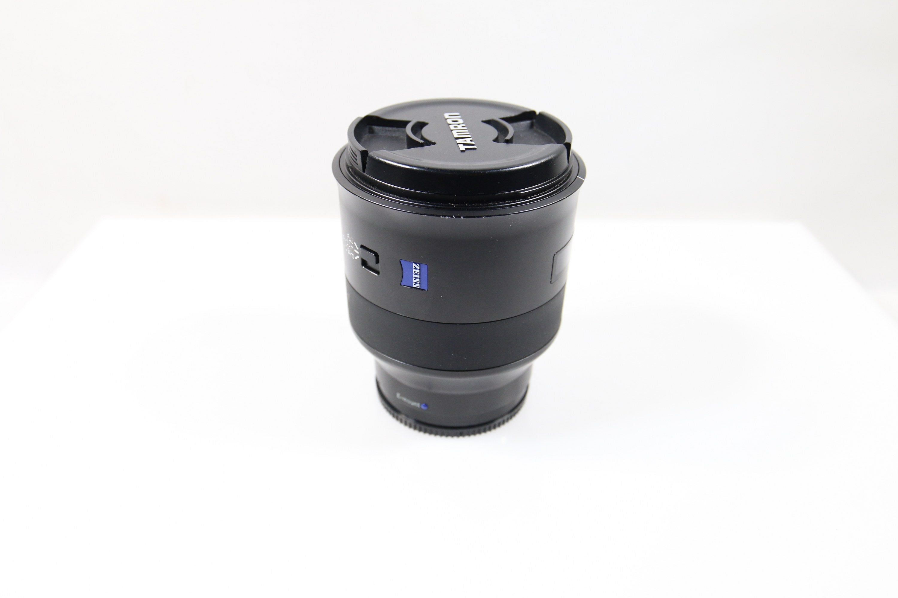 Zeiss Batis 40mm f/2 CF Lens - E-Mount Lens/Full-Frame Format - DOKAN